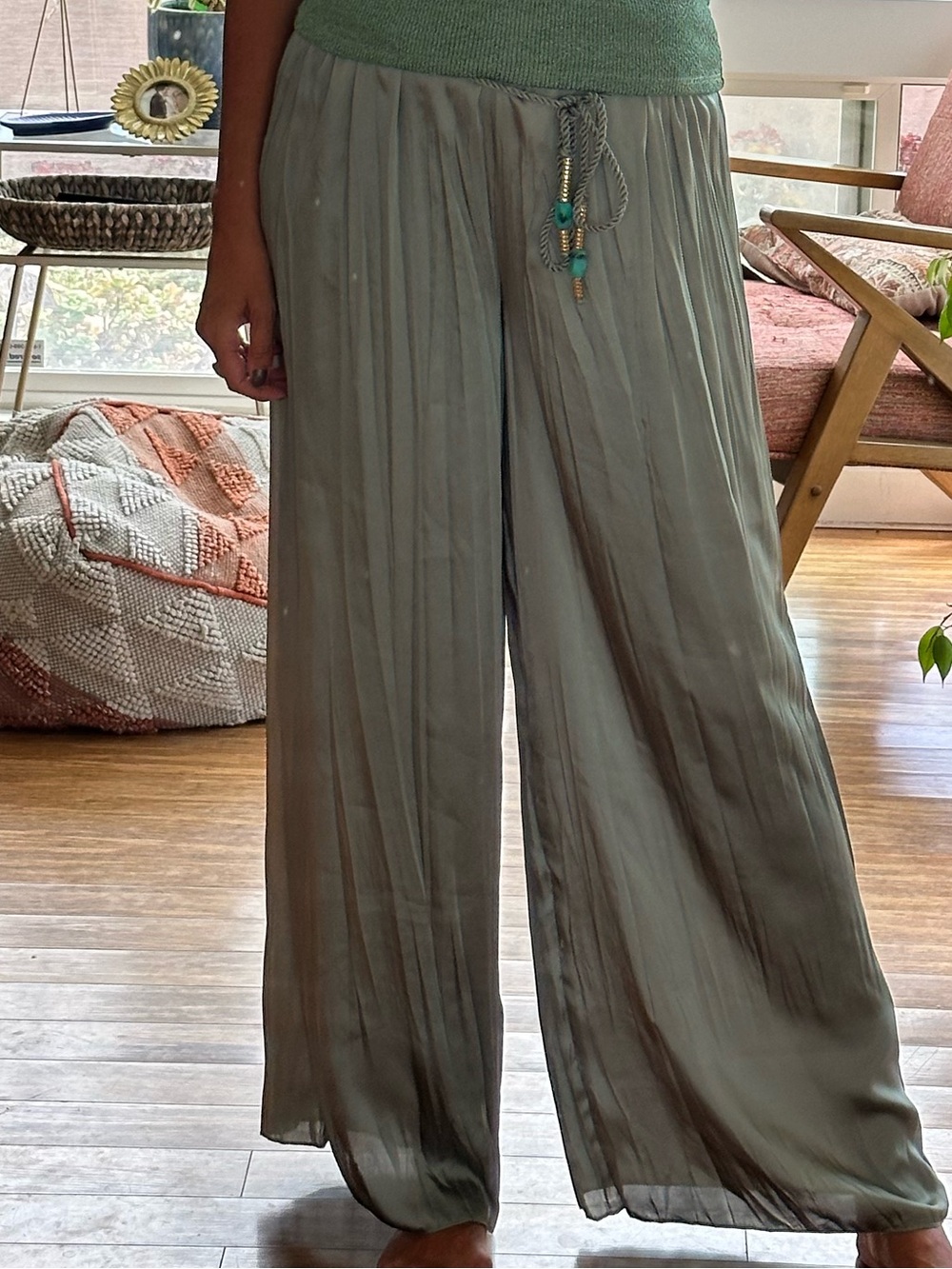 ZARA Flowy Pleated Wide Leg Pants